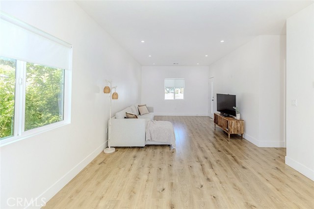 25101 Vermont Drive, Newhall CA: https://media.crmls.org/medias/18eb5e63-f061-4639-a683-da6632188a41.jpg