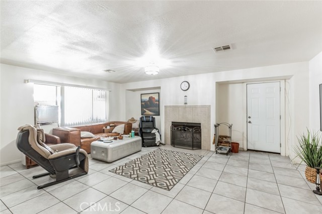 Detail Gallery Image 5 of 35 For 17755 Avenida Manzana, Desert Hot Springs,  CA 92241 - 3 Beds | 2 Baths