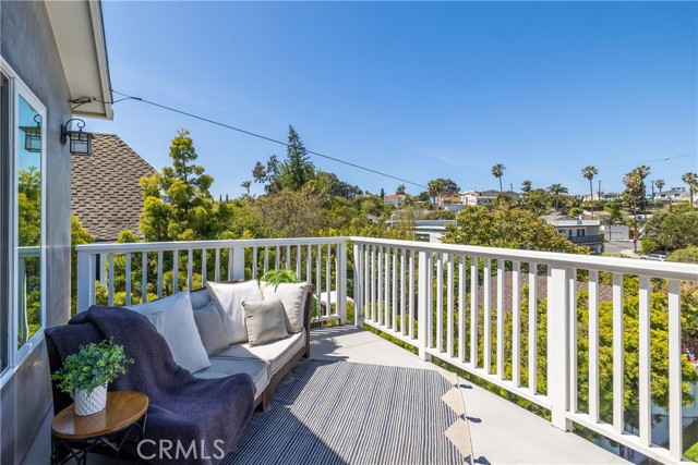 523 Juanita Avenue, Redondo Beach, California 90277, 5 Bedrooms Bedrooms, ,2 BathroomsBathrooms,Residential,Sold,Juanita,SB22083866