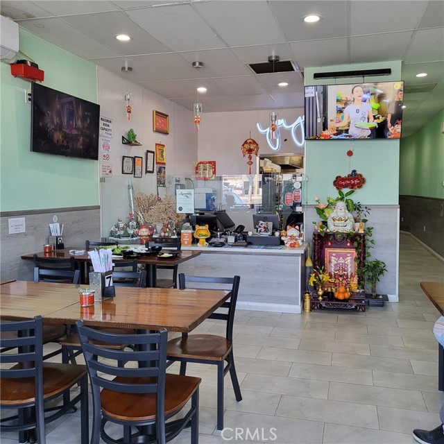 9918 Garden Grove Boulevard, Garden Grove CA: https://media.crmls.org/medias/18ee21c3-5834-421d-96ef-d6ca22bfd565.jpg