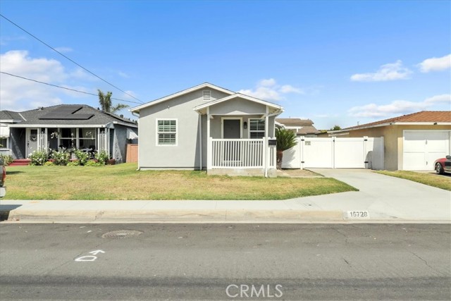 15728 Stevens Avenue, Bellflower CA: https://media.crmls.org/medias/18ee72b8-1ec0-400f-a3a3-0ca8f7a0ea76.jpg