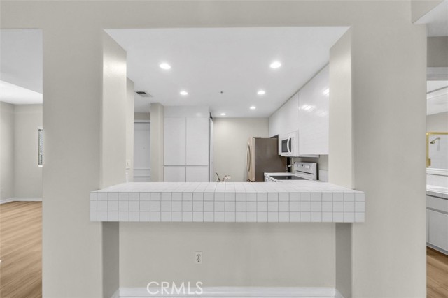 Detail Gallery Image 8 of 36 For 2243 Martin, Irvine,  CA 92612 - 2 Beds | 2 Baths