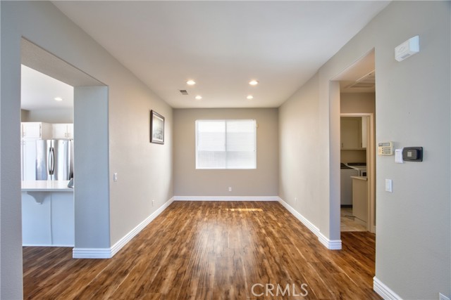 29708 Gracilior Drive, Escondido CA: https://media.crmls.org/medias/18f10d5a-668a-463c-95a5-6e79c2464e8e.jpg