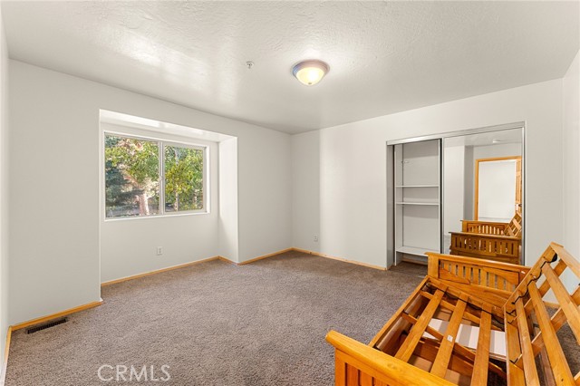 1540 Alderwood Court, Big Bear City CA: https://media.crmls.org/medias/18f11d91-7f25-453a-a6db-3b14d67d91e6.jpg