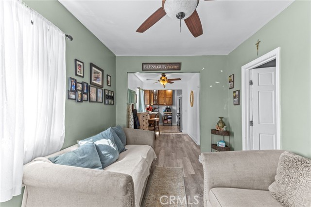 225 S Kern Avenue, Los Angeles CA: https://media.crmls.org/medias/18f1e995-6f31-42b3-95a3-6fc395f9c342.jpg