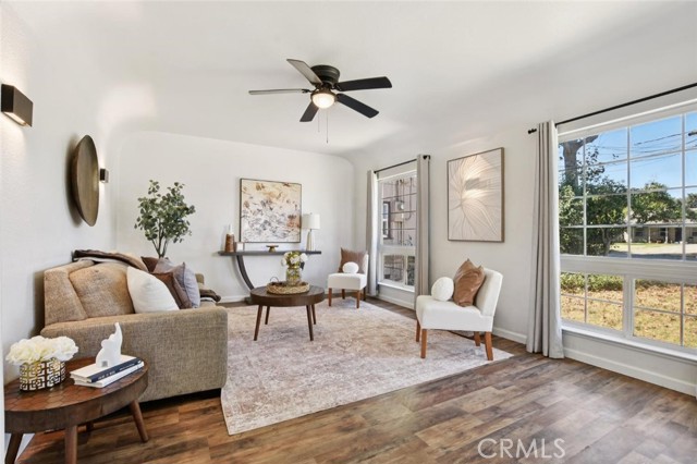 Detail Gallery Image 4 of 26 For 551 Hawthorne St, Yuba City,  CA 95991 - 3 Beds | 1 Baths