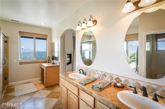 Detail Gallery Image 23 of 40 For 27692 Caribou Dr, Lake Arrowhead,  CA 92352 - 4 Beds | 2/1 Baths
