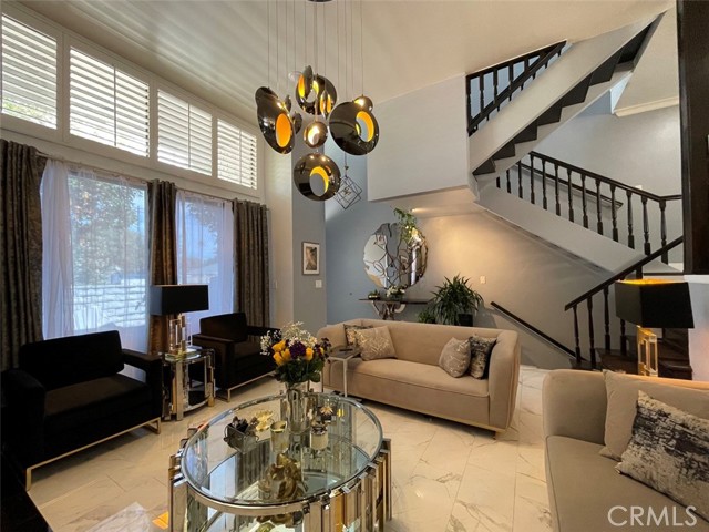 Detail Gallery Image 8 of 37 For 5305 White Oak Ave #F,  Encino,  CA 91316 - 2 Beds | 3 Baths