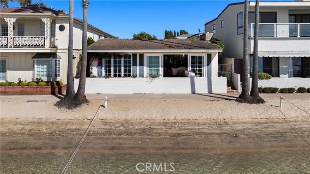 Detail Gallery Image 3 of 13 For 355 via Lido Soud, Newport Beach,  CA 92663 - 3 Beds | 2/1 Baths