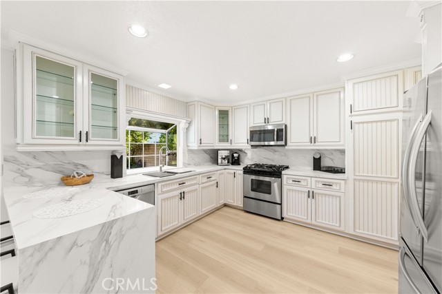 Detail Gallery Image 12 of 69 For 54 Willow Tree, Irvine,  CA 92612 - 4 Beds | 3 Baths