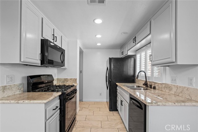 Detail Gallery Image 7 of 28 For 10926 Bluffside Dr #33,  Studio City,  CA 91604 - 2 Beds | 1/1 Baths