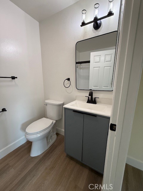 Detail Gallery Image 6 of 11 For 1016 Cabrillo Park Dr #H,  Santa Ana,  CA 92701 - 2 Beds | 1 Baths