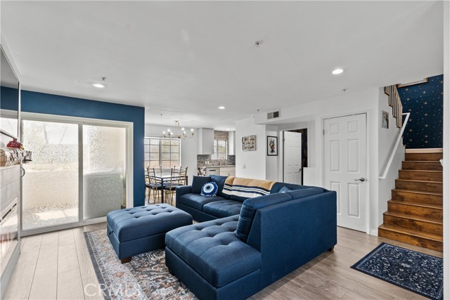 Detail Gallery Image 3 of 23 For 1723 Landis St #203,  Burbank,  CA 91504 - 2 Beds | 2 Baths