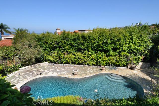 Detail Gallery Image 2 of 17 For 345 Palos Verdes Dr, Palos Verdes Estates,  CA 90274 - 4 Beds | 4 Baths
