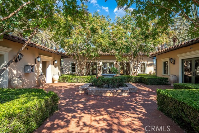 63 Splendor, Irvine CA: https://media.crmls.org/medias/18f79871-7beb-4ba7-92a7-08e22a5ccd24.jpg