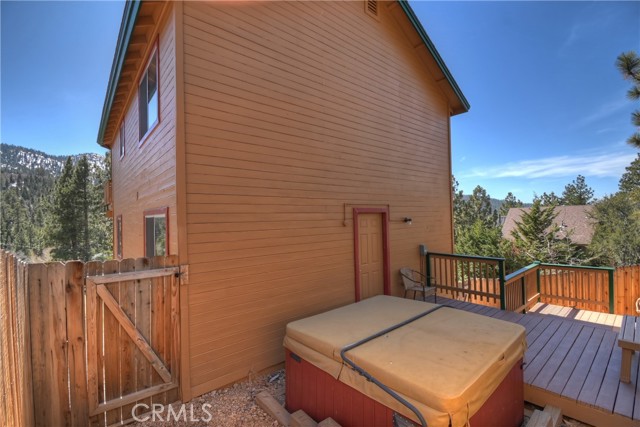 43850 Yosemite Drive, Big Bear Lake, CA 92315