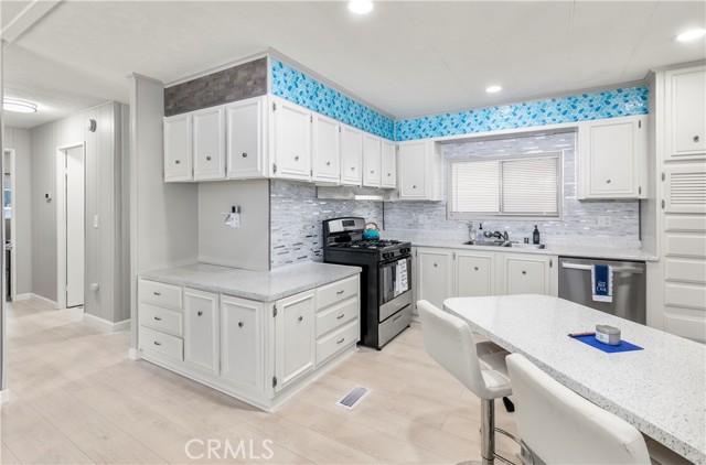 Detail Gallery Image 7 of 38 For 881 Lake Street, Hemet,  CA 92544 - 2 Beds | 2 Baths