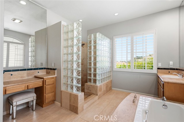 Detail Gallery Image 15 of 48 For 33 Nuvola Ct, Rancho Palos Verdes,  CA 90275 - 4 Beds | 3/1 Baths