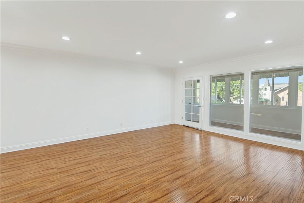 6160 Whitsett Avenue #6