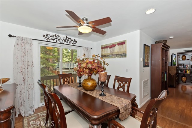 31816 Silver Spruce Drive, Running Springs CA: https://media.crmls.org/medias/18fb7519-4f45-4e43-92ea-6afa295767c4.jpg