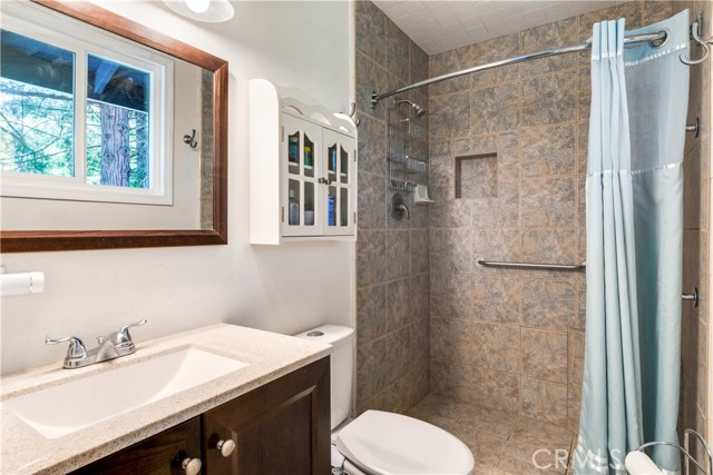 Detail Gallery Image 15 of 33 For 6031 Tripp Ln, Angelus Oaks,  CA 92305 - 4 Beds | 3/1 Baths