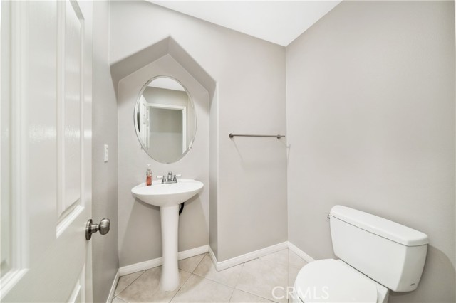 Detail Gallery Image 8 of 16 For 5282 Acorn Dr, Huntington Beach,  CA 92649 - 4 Beds | 2/1 Baths