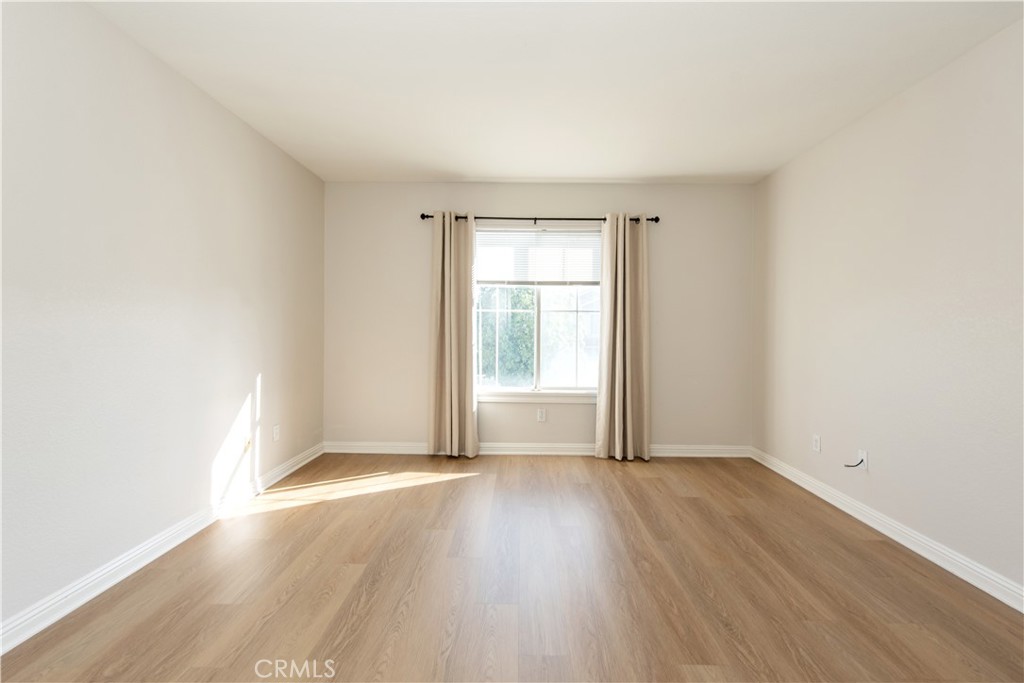 https://media.crmls.org/medias/18fd32d8-7846-4937-9a89-248025fbf450.jpg?preset=X-Large