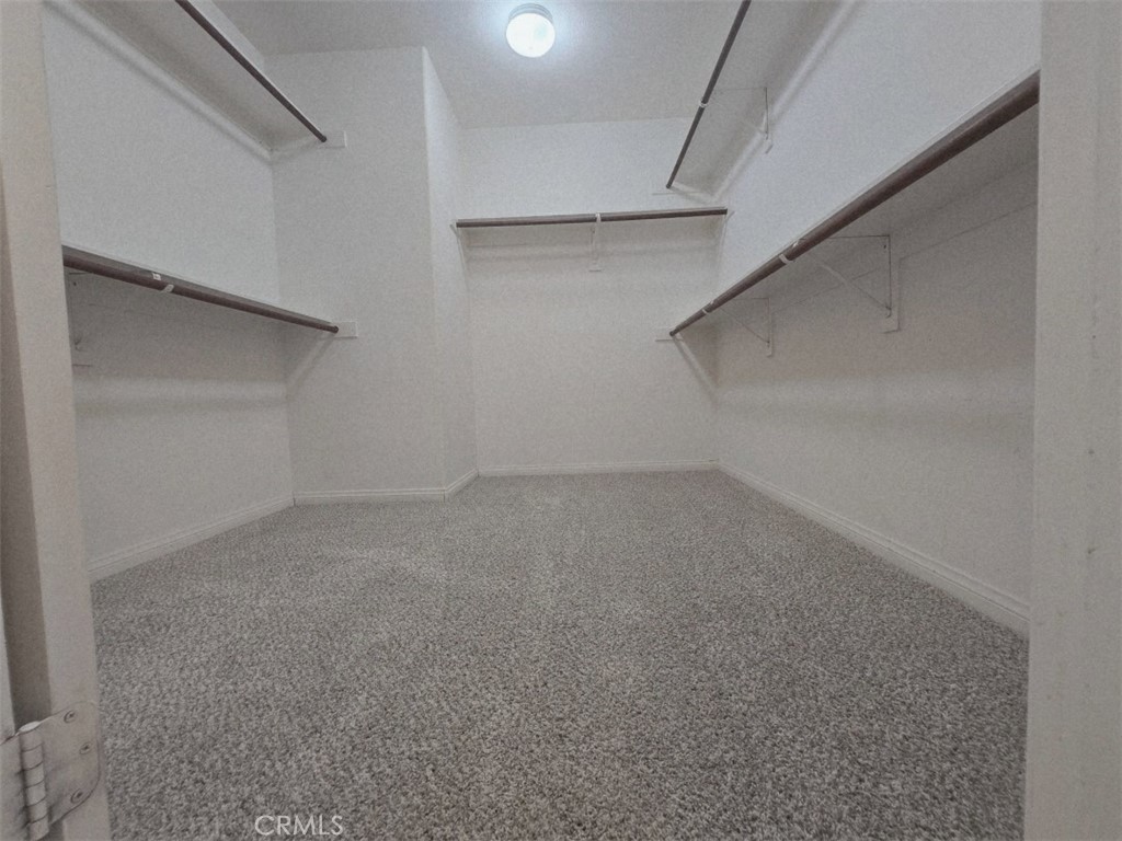 https://media.crmls.org/medias/18fe1122-fc3c-4da4-a214-fe785301c1f2.jpg?preset=X-Large