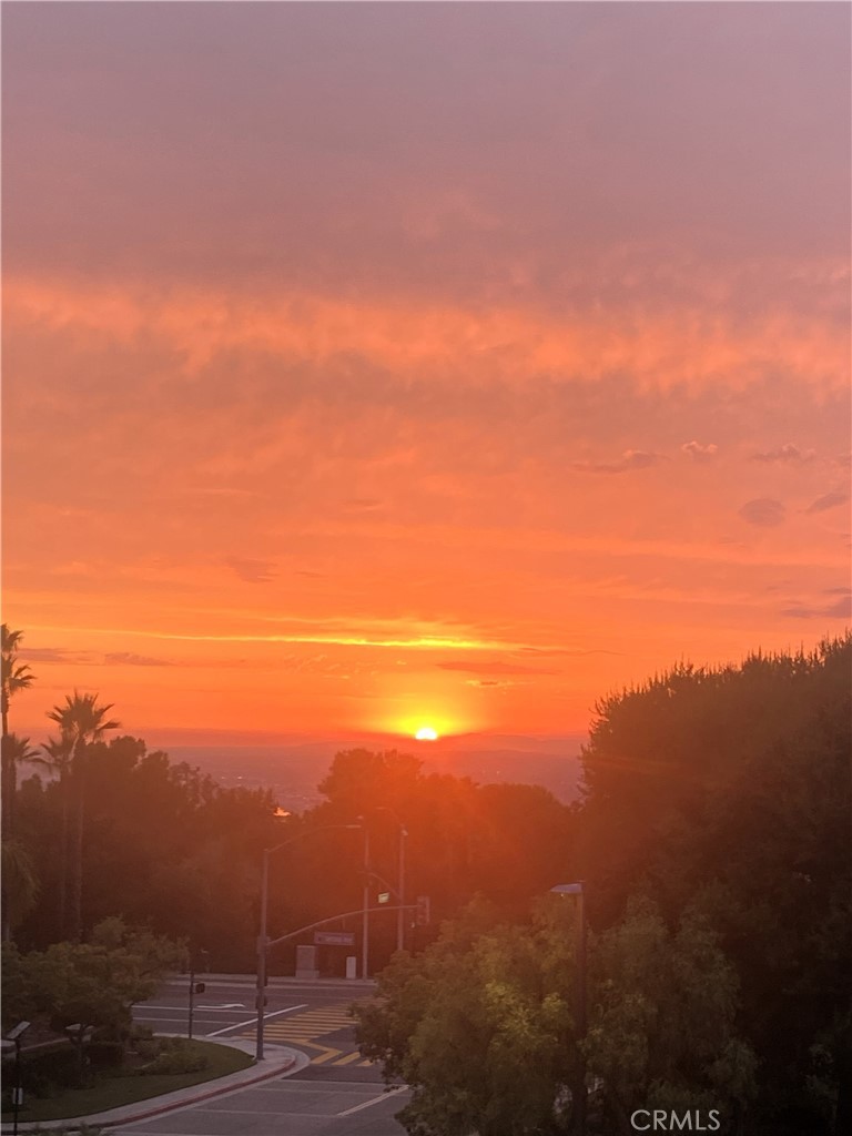https://media.crmls.org/medias/18febd32-dddc-48c2-93bb-02adec458131.jpg?preset=X-Large