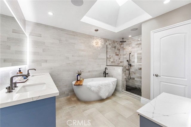 Detail Gallery Image 28 of 61 For 5522 Mossvale Cir, Huntington Beach,  CA 92649 - 4 Beds | 3 Baths