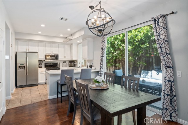 Detail Gallery Image 9 of 35 For 16741 Tim Ln, Van Nuys,  CA 91406 - 4 Beds | 3 Baths