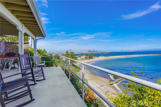 Detail Gallery Image 20 of 72 For 4010 Bluff Pl, San Pedro,  CA 90731 - 4 Beds | 3/1 Baths