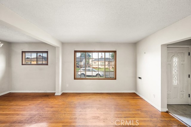 Detail Gallery Image 7 of 41 For 1504 S California Ave, Compton,  CA 90221 - 3 Beds | 2 Baths