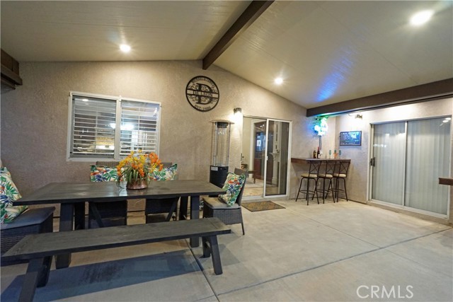 328 Manzanita Court, Ontario CA: https://media.crmls.org/medias/1902559c-9253-4d2e-9d73-90595d5b0ea2.jpg