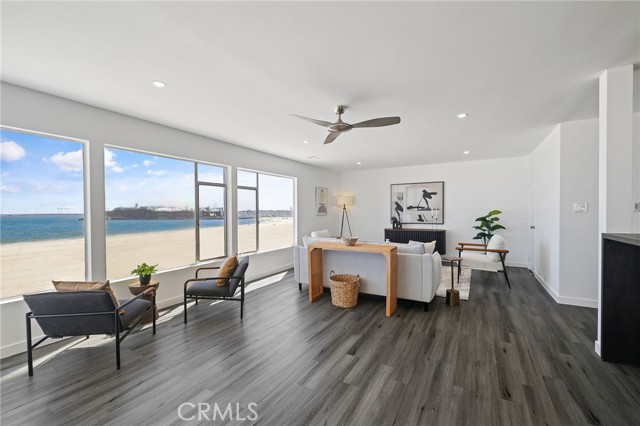 21 7th Place, Long Beach CA: https://media.crmls.org/medias/1903244b-fd09-4adf-8da5-1a3fbe6e931c.jpg