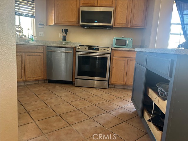 Detail Gallery Image 11 of 12 For 1301 W Willow, Ridgecrest,  CA 93555 - 3 Beds | 2 Baths