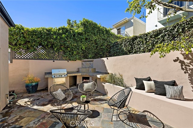 Detail Gallery Image 15 of 41 For 923 Balboa Avenue, Laguna Beach,  CA 92651 - 3 Beds | 2/1 Baths