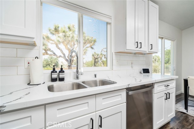 Detail Gallery Image 6 of 56 For 56488 El Dorado Dr, Yucca Valley,  CA 92284 - 3 Beds | 2 Baths