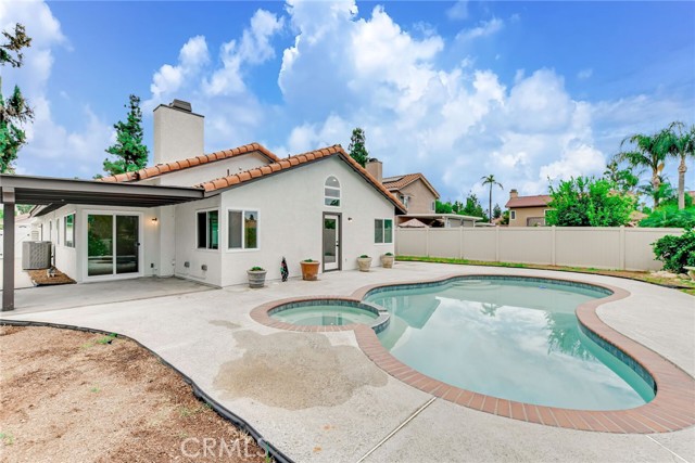 941 Kensington Drive, Redlands CA: https://media.crmls.org/medias/190524c1-ffd8-4873-ad34-bb0b7a332f95.jpg