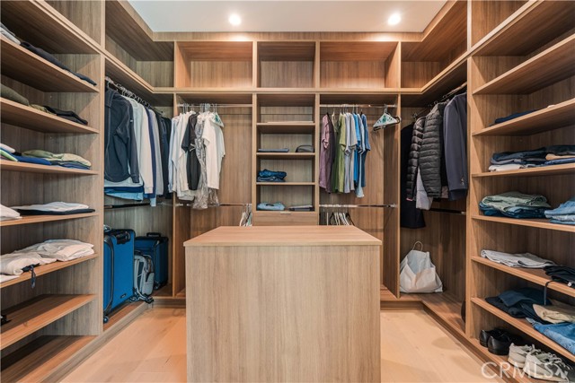 Detail Gallery Image 28 of 46 For 5075 Enfield, Encino,  CA 91316 - 4 Beds | 5 Baths