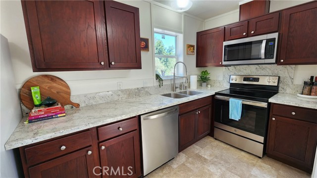 Detail Gallery Image 5 of 50 For 55062 Oak Crest Ct, Wishon,  CA 93669 - 5 Beds | 3 Baths