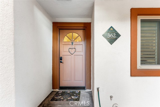 Detail Gallery Image 2 of 27 For 362 Villa Point, Newport Beach,  CA 92660 - 2 Beds | 2 Baths