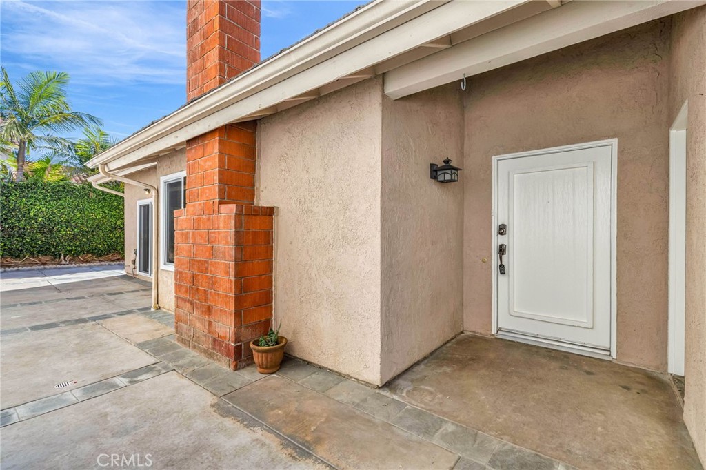 MLS #OC25279885 image #2