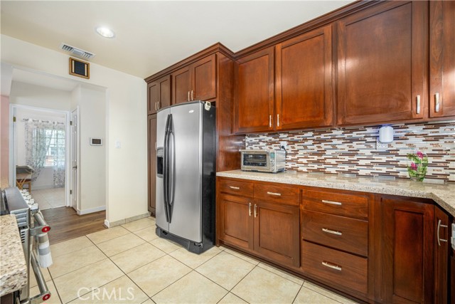 13622 Benfield Avenue, Norwalk CA: https://media.crmls.org/medias/1906a4eb-b897-4145-832c-05b1703b1a67.jpg