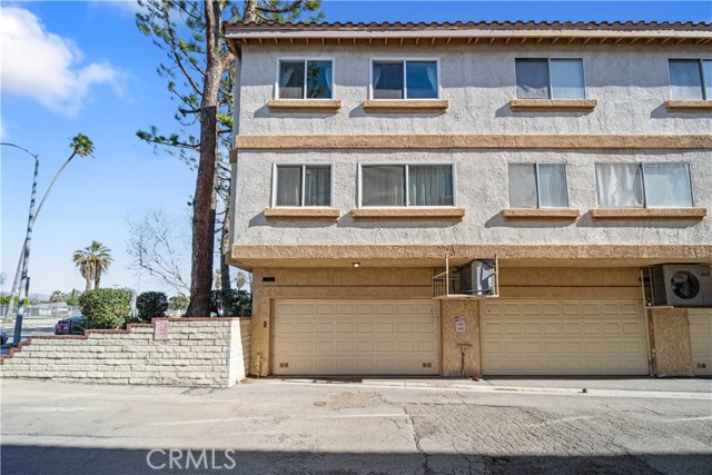 Detail Gallery Image 43 of 47 For 19950 Sherman Way Unit a a,  Winnetka,  CA 91306 - 3 Beds | 4 Baths