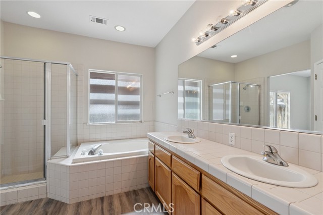525 Mallard Avenue, Lemoore CA: https://media.crmls.org/medias/1909be4d-3db6-4b87-97c0-4c28539c15a9.jpg