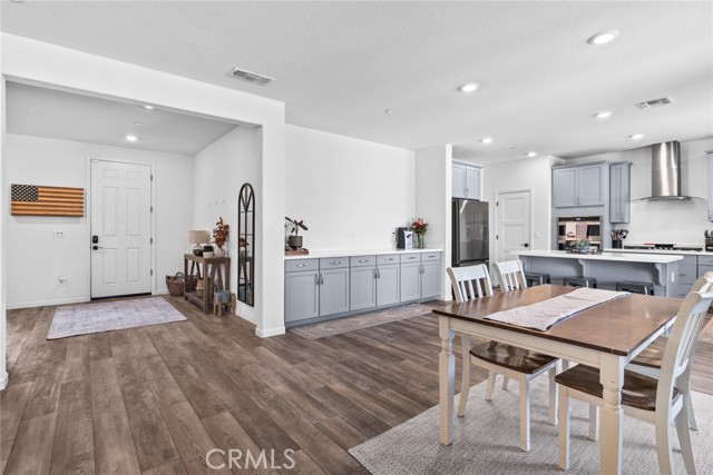 Detail Gallery Image 5 of 36 For 1815 Chelsea Ct, Plumas Lake,  CA 95961 - 5 Beds | 3 Baths