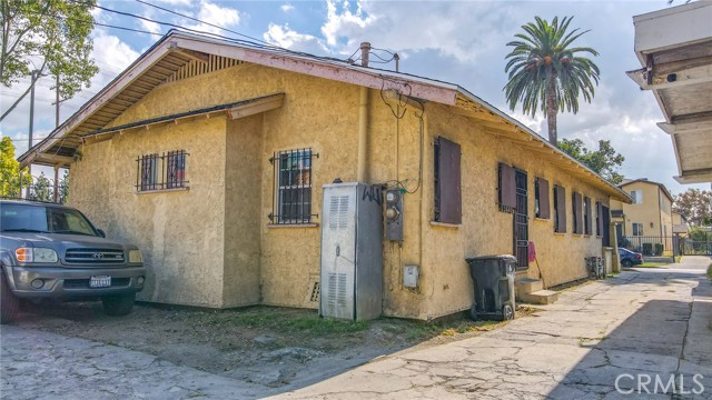 1615 39th Place, Los Angeles, California 90062, ,Multi-Family,For Sale,39th,DW23209267