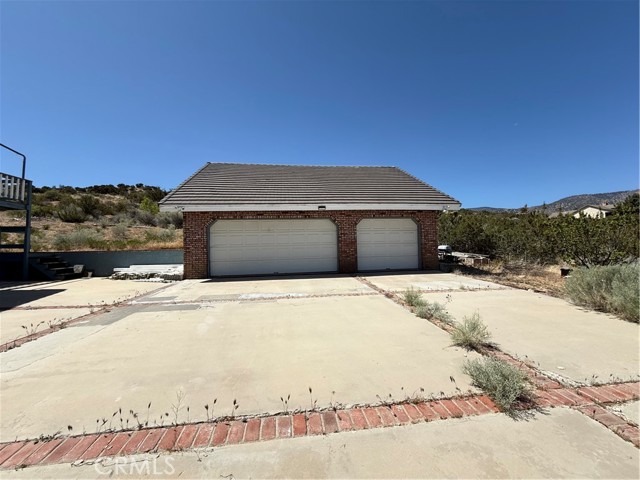 Detail Gallery Image 3 of 3 For 2831 Cygnet Rd, Pinon Hills,  CA 92372 - 4 Beds | 3/1 Baths