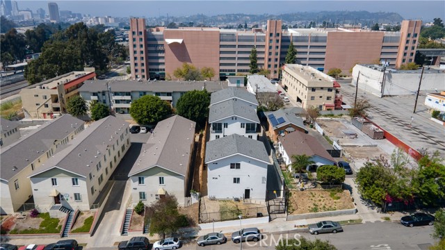 1031 N Cummings Street, Los Angeles CA: https://media.crmls.org/medias/190c0352-27ae-4872-9b9f-c0319d976515.jpg
